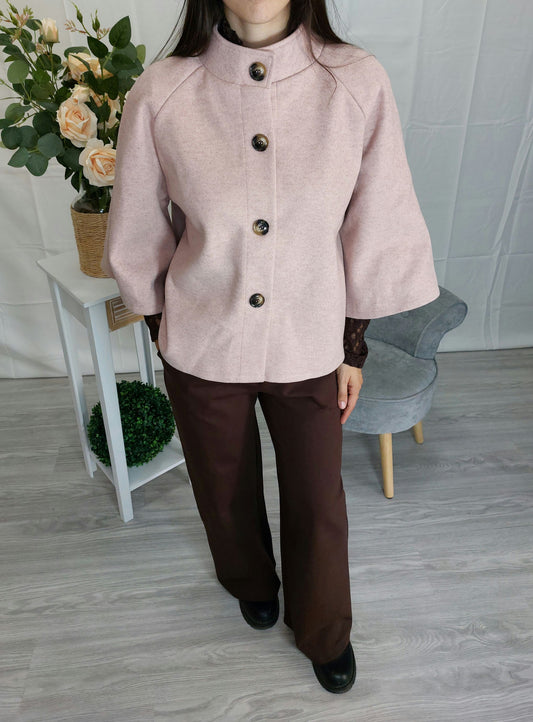 Nives – Cappotto donna corta svasata con collo alto e maniche a tre quarti